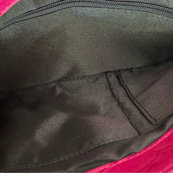 Guess Pink Patent Shoulder Chain Purse - Picture 10 of 17